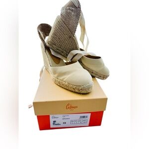Castaner Cream Espadrille Wedges. Size 39. New in box.